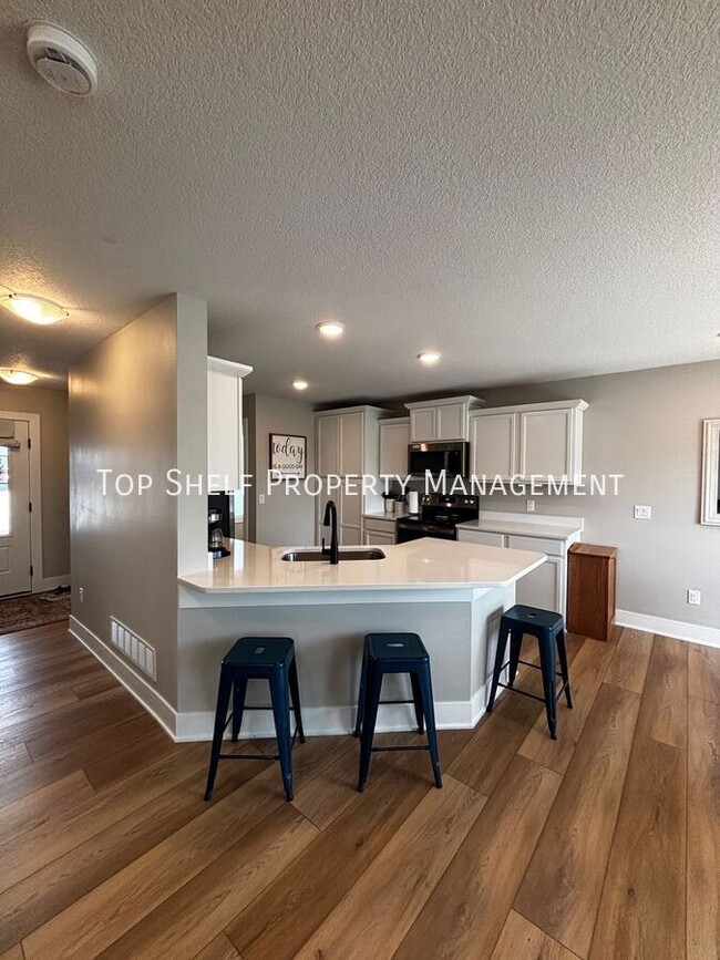 Building Photo - 3029 6th Ave SW