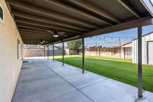 Building Photo - 6212 Ajooni Ct