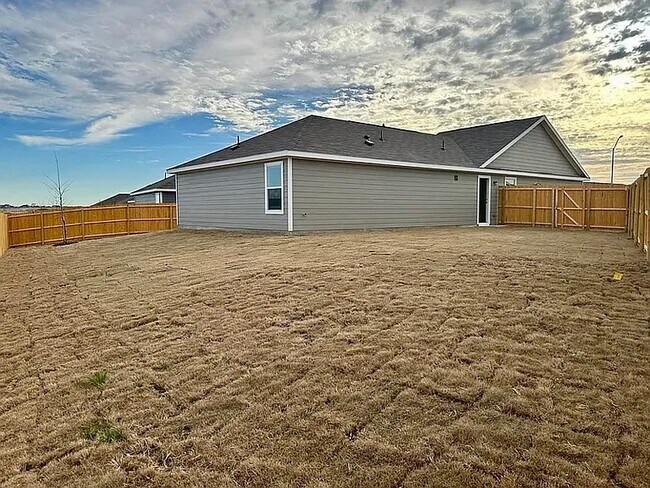 Building Photo - 9844 Trusler Rd