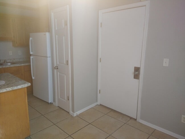 Building Photo - 3920 Tierra Marfil Rd