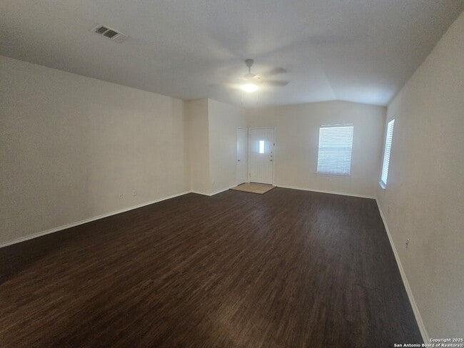 Building Photo - 154 Lake Washington Dr