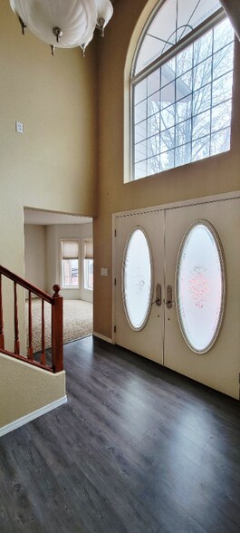 Building Photo - 801 S Riverside Harbor Dr