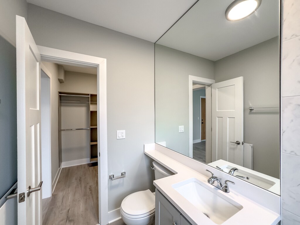 Building Photo - 369 Hazel Ave