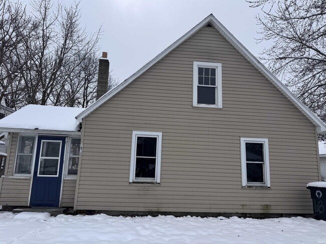 Building Photo - 1613 W 15th St