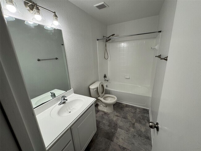 Building Photo - 13303 Ridgewood Knoll Ln