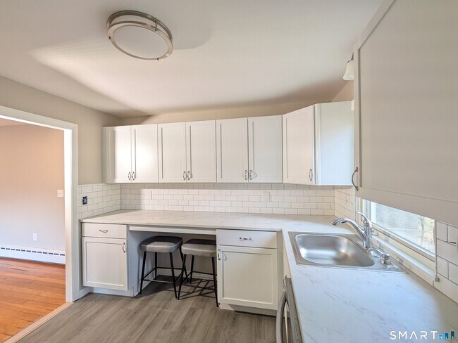 Building Photo - 414 Salmon Brook St