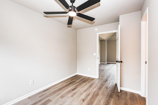 Building Photo - 18703 Evergreen Falls Dr