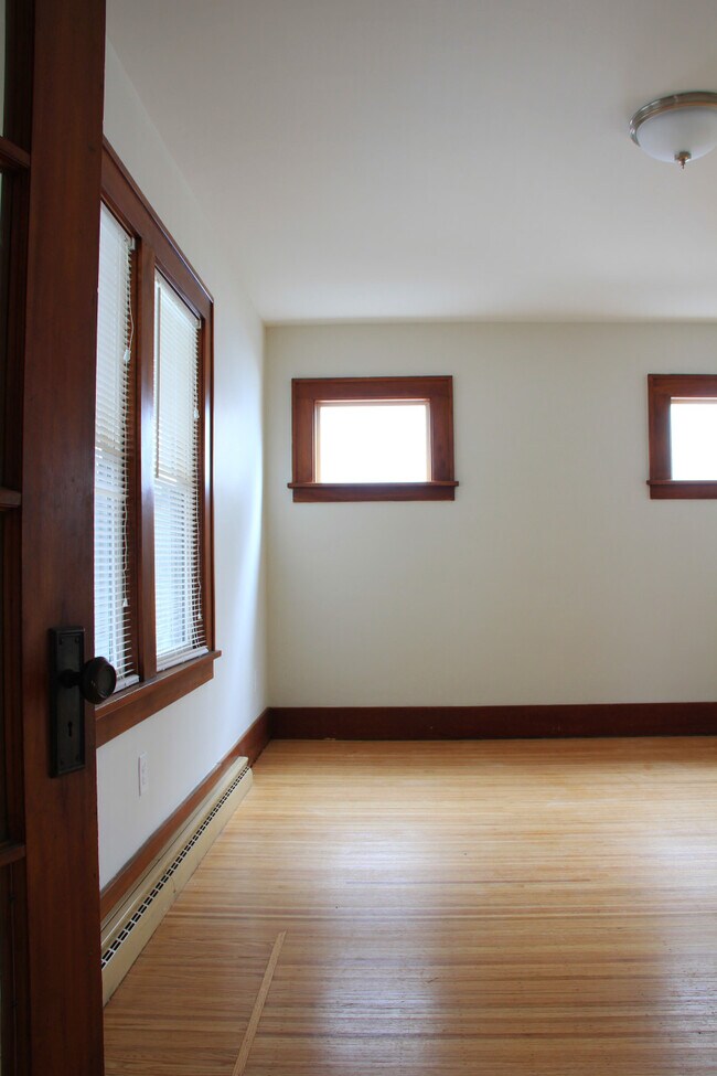 Building Photo - 318 MERCHANTS