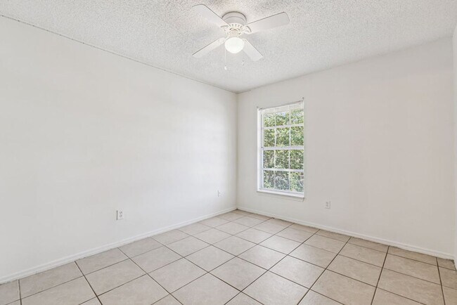 Building Photo - Spacious and Affordable 2/2 Condo In Lancelot at Winter Park