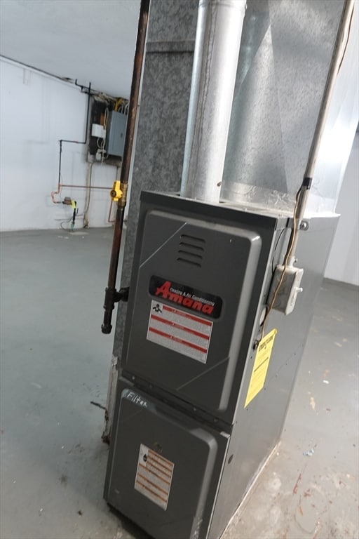 Building Photo - 6 Pondover Rd