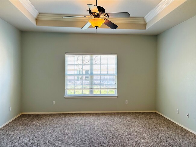 Building Photo - 15 Mills Dr