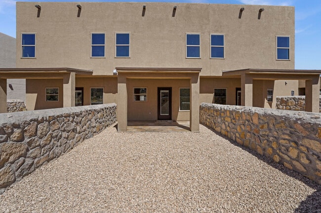 Building Photo - 6315 Escondido Dr