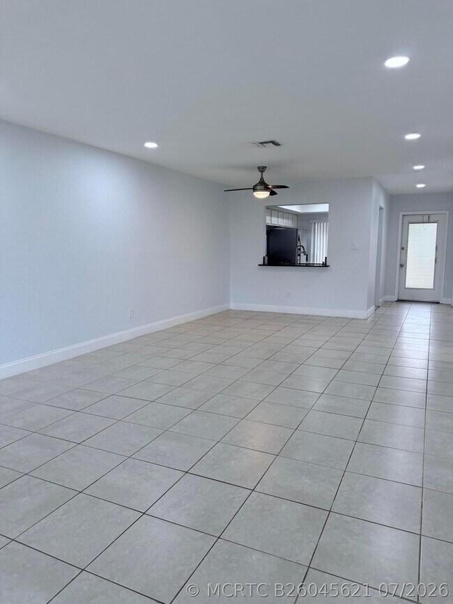 Building Photo - 9640 Oakburst Ln