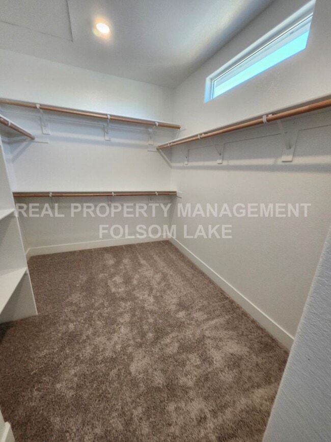 Building Photo - Coming Soon!! 3 Bedroom 2.5 bath corner lo...