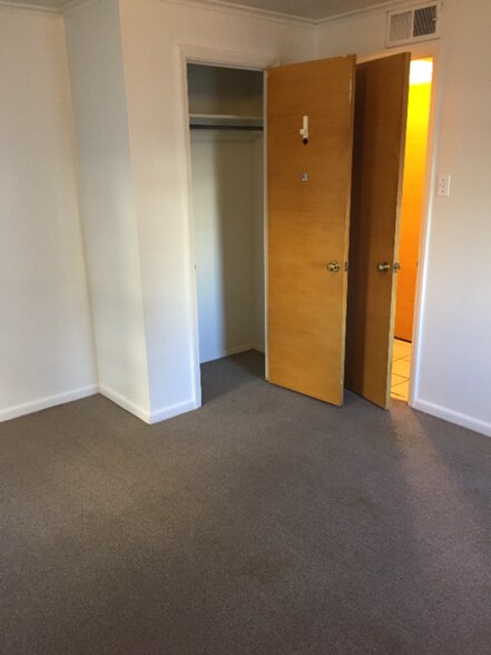 Building Photo - 404.5 S Kimball St