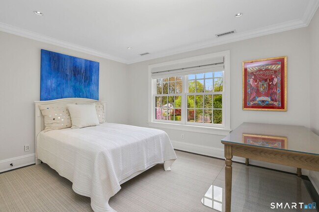 Building Photo - 774 South Ave