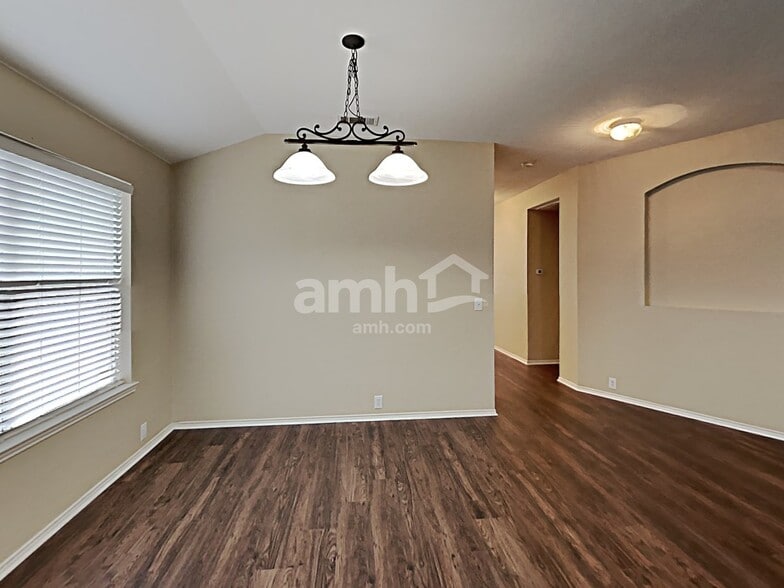 Building Photo - 2502 Quail Ridge Rd