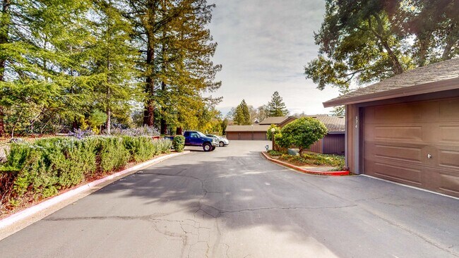 Building Photo - PURE Property Management Presents: Beautiful 3 Bedroom/2 Bath in Santa Rosa!