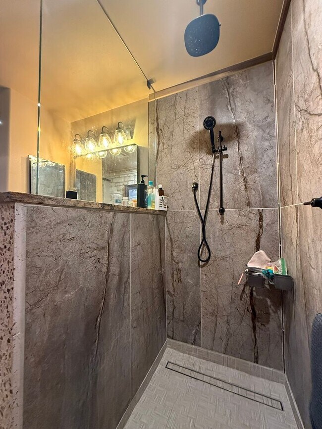 Building Photo - Custom built condo! Country Living! Offered unfurnished OR furnished!