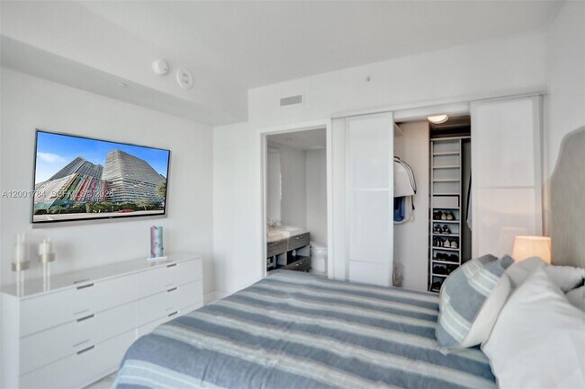 Building Photo - 1300 S Miami Ave