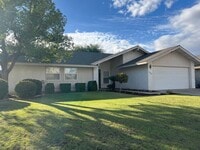 Building Photo - NORTHWEST BAKERSFIELD