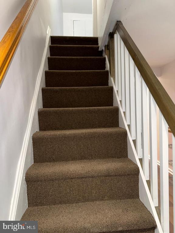 Building Photo - 6 N Main St