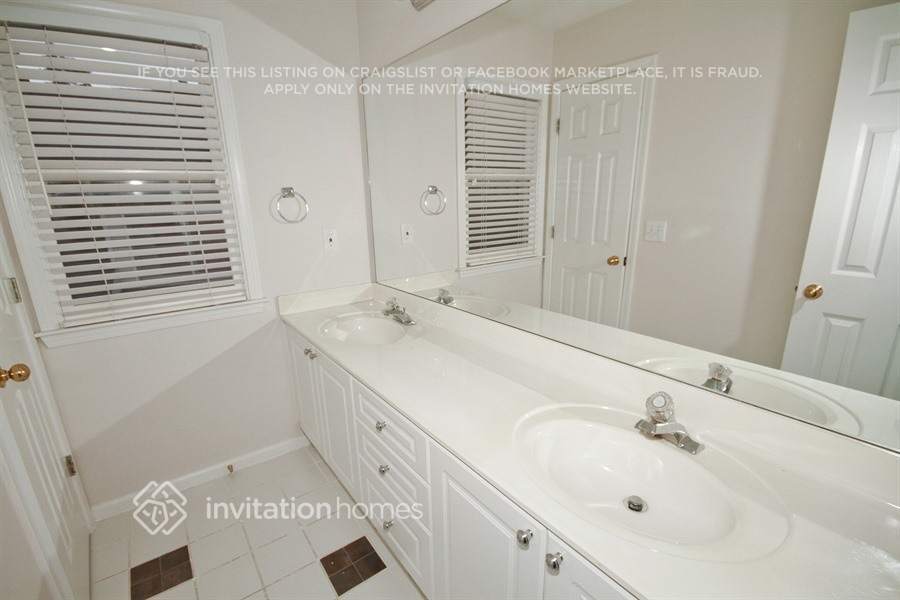 Building Photo - 4043 Ashland Cir