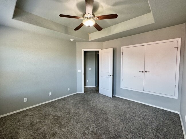 Building Photo - Nice 2 bedroom townhome close to I-49