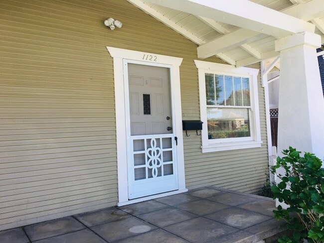 Building Photo - 1122 Channing Ave