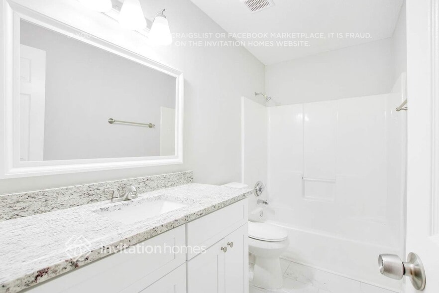Building Photo - 883 Columbia Ct