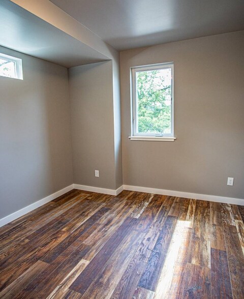 Bedroom 1 - 501 SW Moody Ave