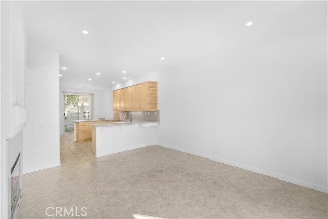 Building Photo - 9 Siena