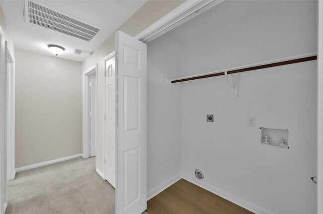 Building Photo - 180 Binnacle Ct