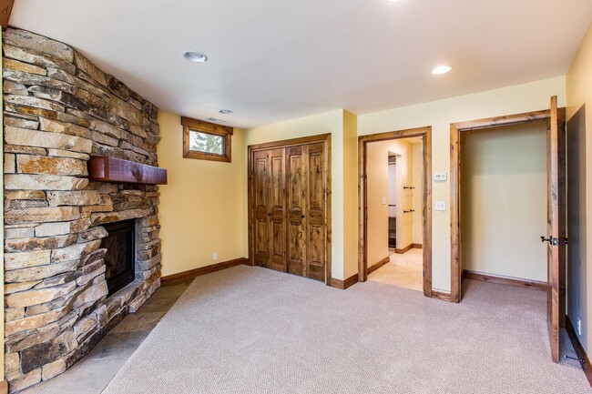 Building Photo - Long term lease in the heart of Park City! Available Mid October 2026