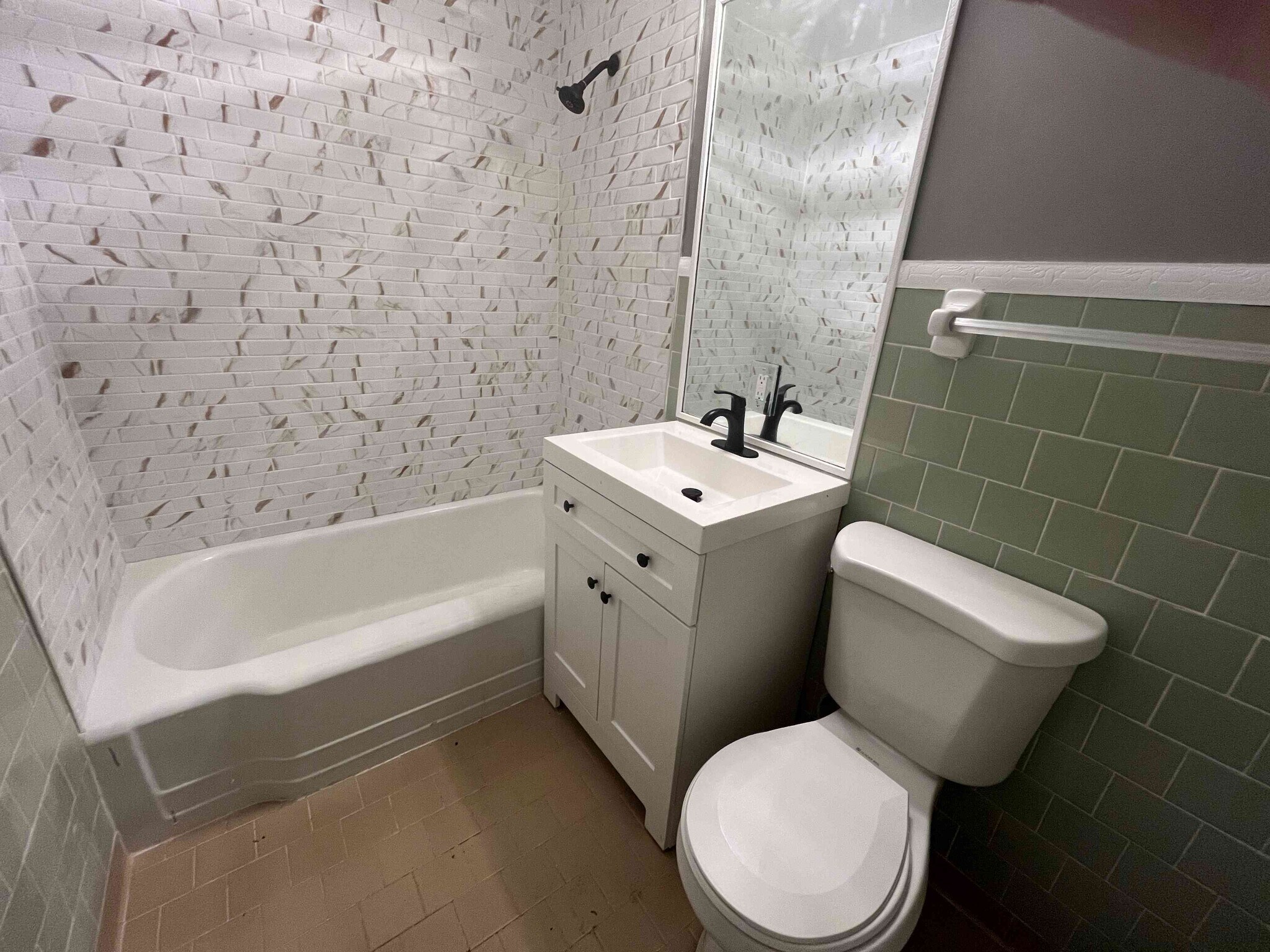 Building Photo - 1509 Buena Vista Cir SE