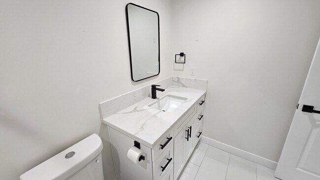 Building Photo - PLACE-NLO8655