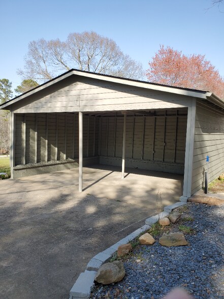 Building Photo - 6450 Little Mill Rd