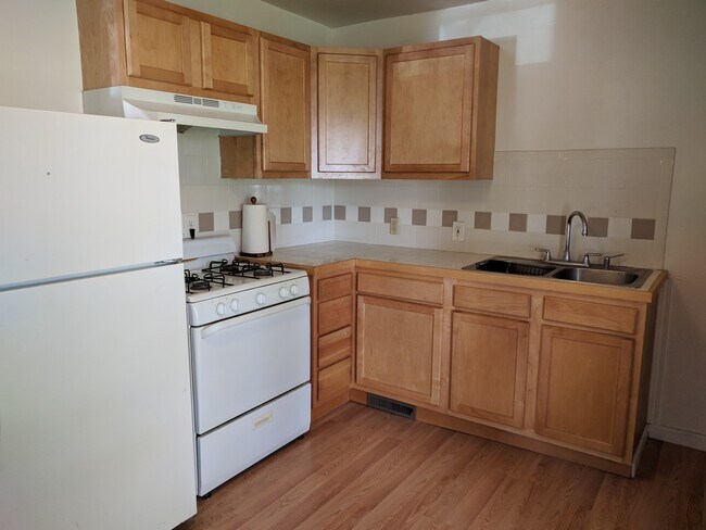 Building Photo - 634 Lake Michigan Dr NW