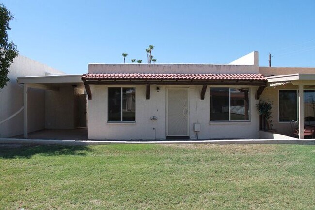 Building Photo - Awesome Mesa Location! Recker and Brown