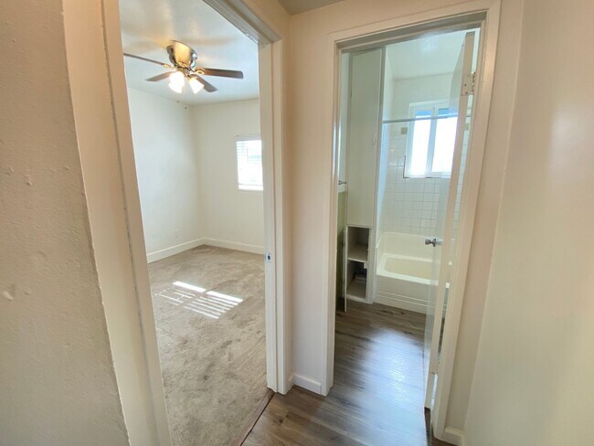 Building Photo - Great Normal Heights Location! IN UNIT Washer/Dryer, 2 Covered Parking Spots, Storage Locker!