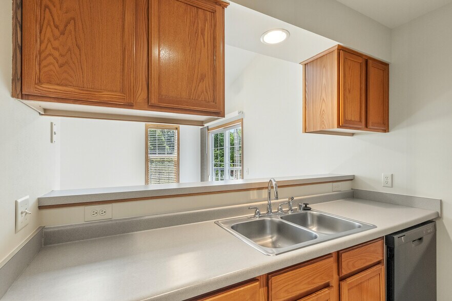 Building Photo - 3509 Maple Grove Dr