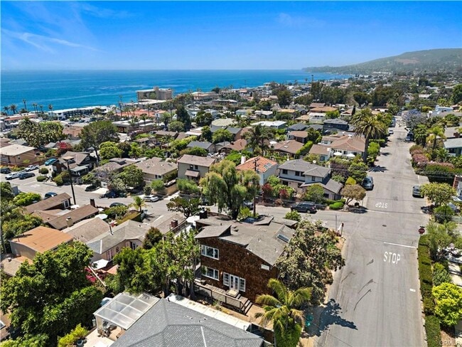 Building Photo - Woods Cove Beach House