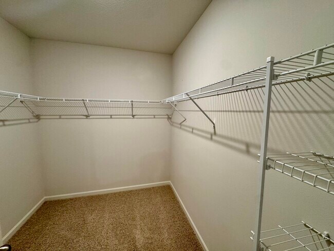 Building Photo - 490 Seaspray Dr