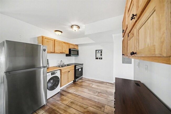 Building Photo - 38250 13th Ave