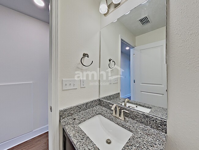 Building Photo - 105 Moultrie Crossing Ln
