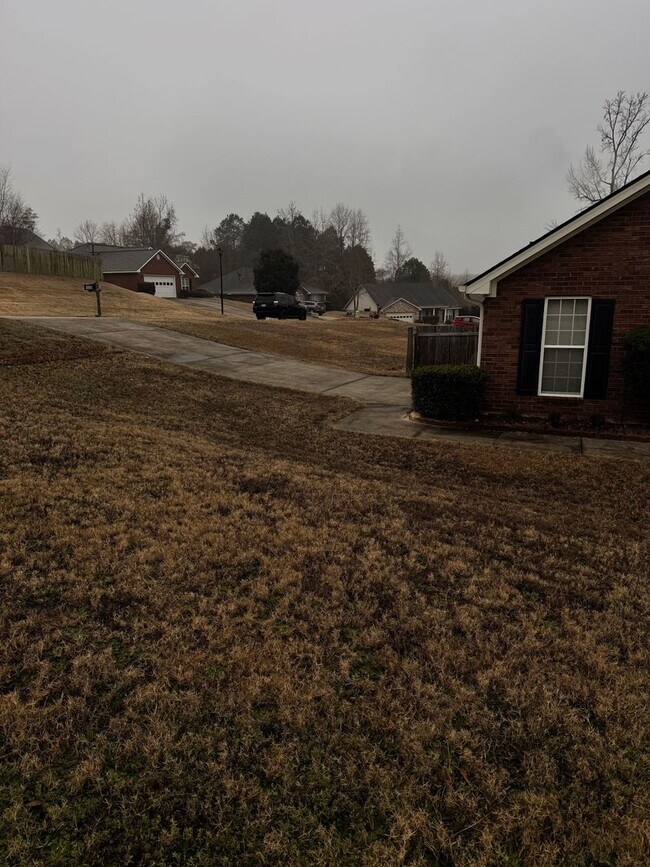 Building Photo - 1500 Cedar Hill Trail