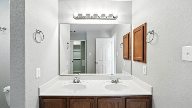 Building Photo - Amazing home in Avery Park