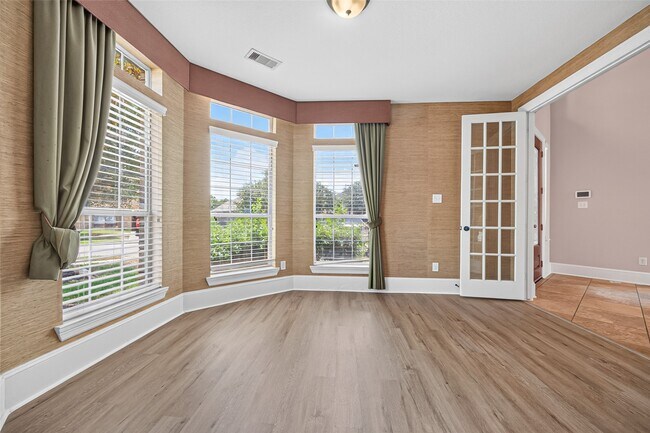 Building Photo - 9735 Lansing Meadows Dr