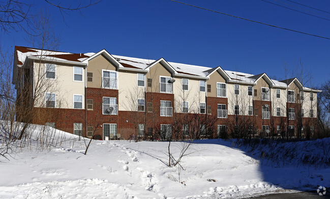 Primary Photo - Lakes Run Apartments