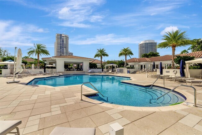Building Photo - 2600 Island Blvd